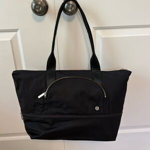 Great conditioned - used once - lululemon All Day Easentaila Tote. Black